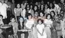 muhammad-ali-with-a-large-group-of-malaysian-fans_20100329_1126938152